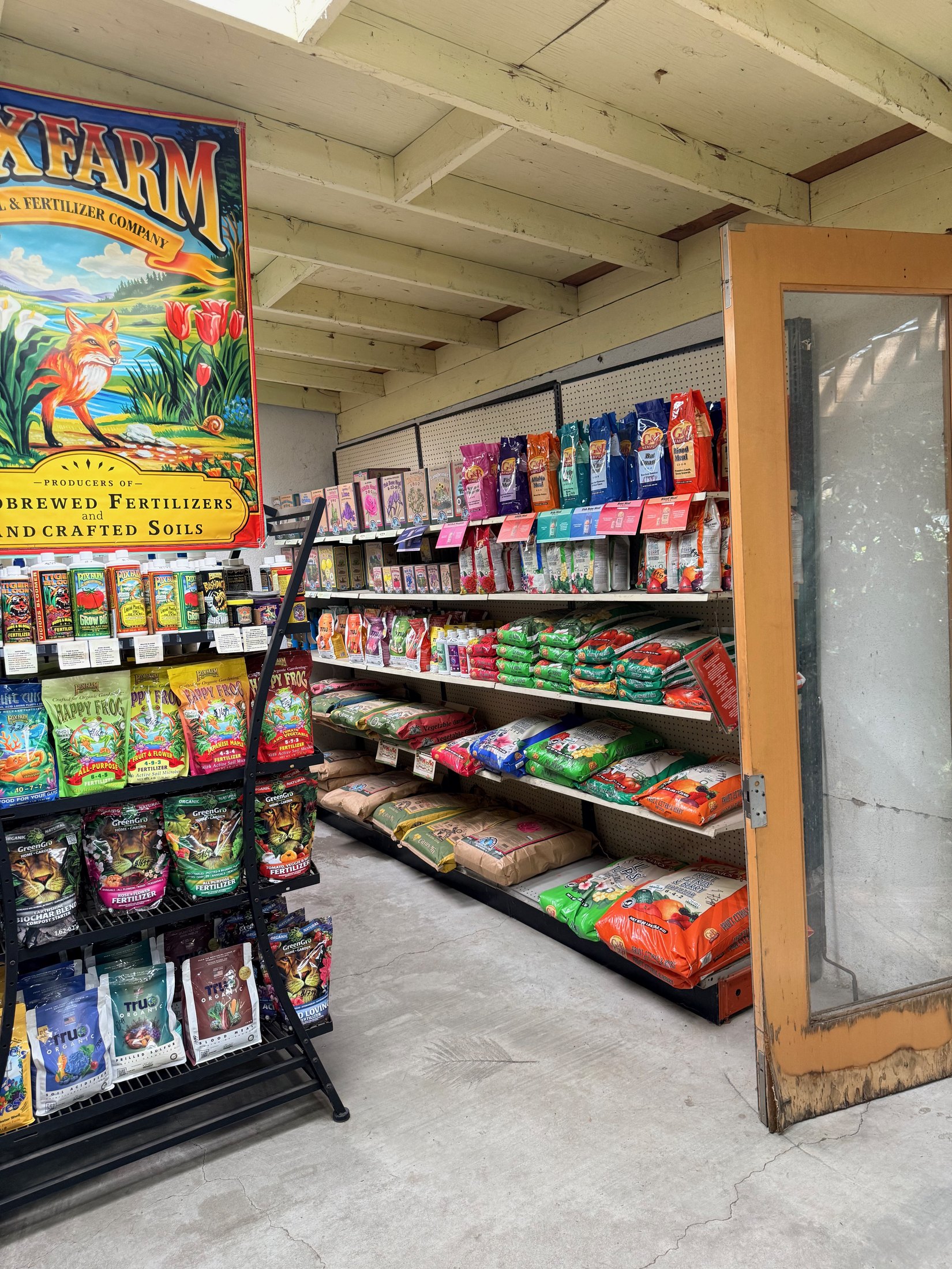 Soils, amendments and plant food at Lincoln Avenue Nursery
